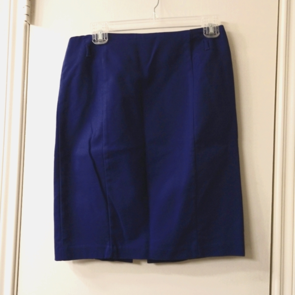 Women's Calvin Klein purple skirt.